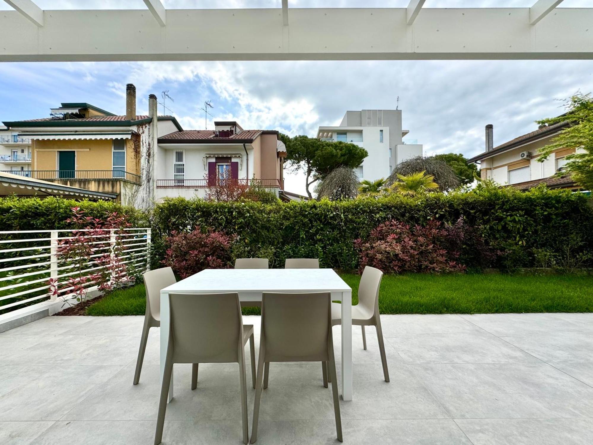J Eight - Carraro Immobiliare - Family * Lido di Jesolo